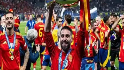 🎉甜蜜16强尘埃落定：四大分区领军者成功晋级，夺冠热门意外淘汰